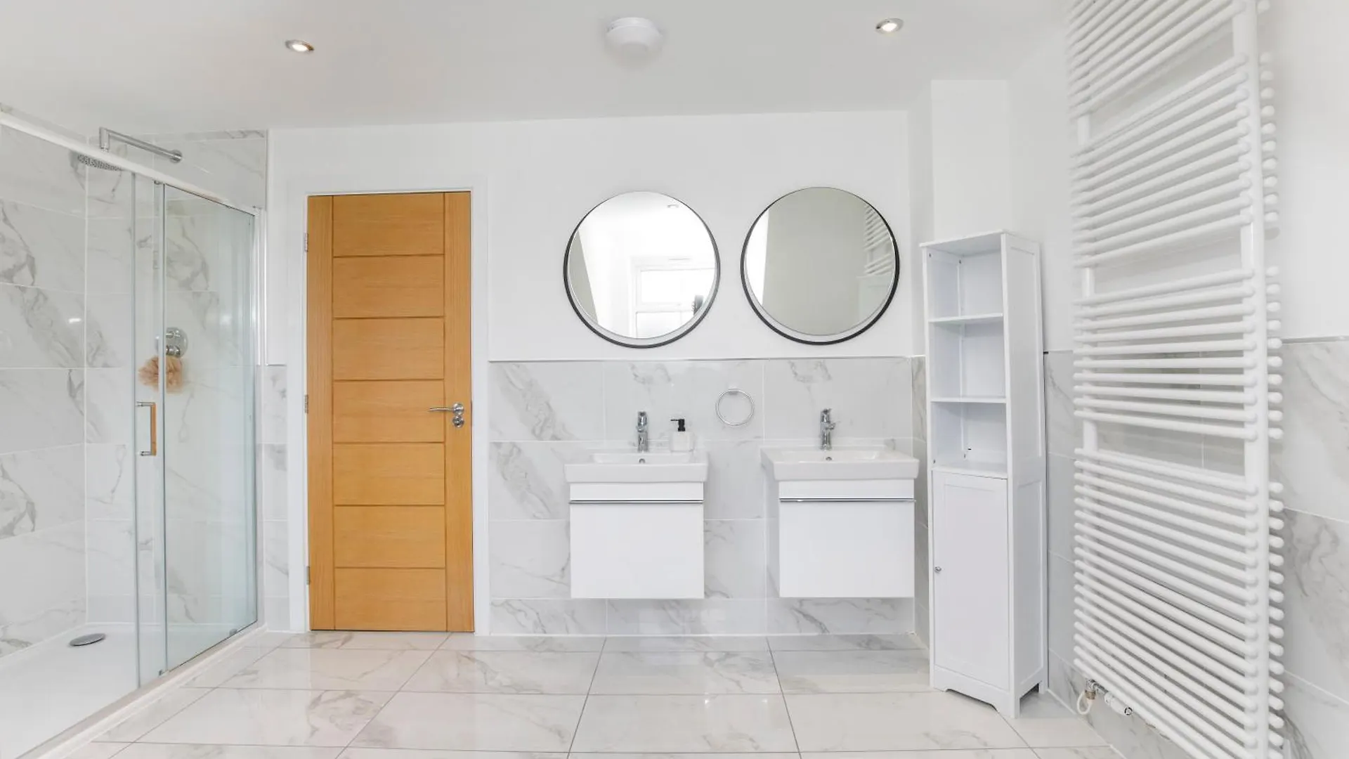 Mount Vale 4 Bedroom Luxury Home & Free Parking York Holiday home