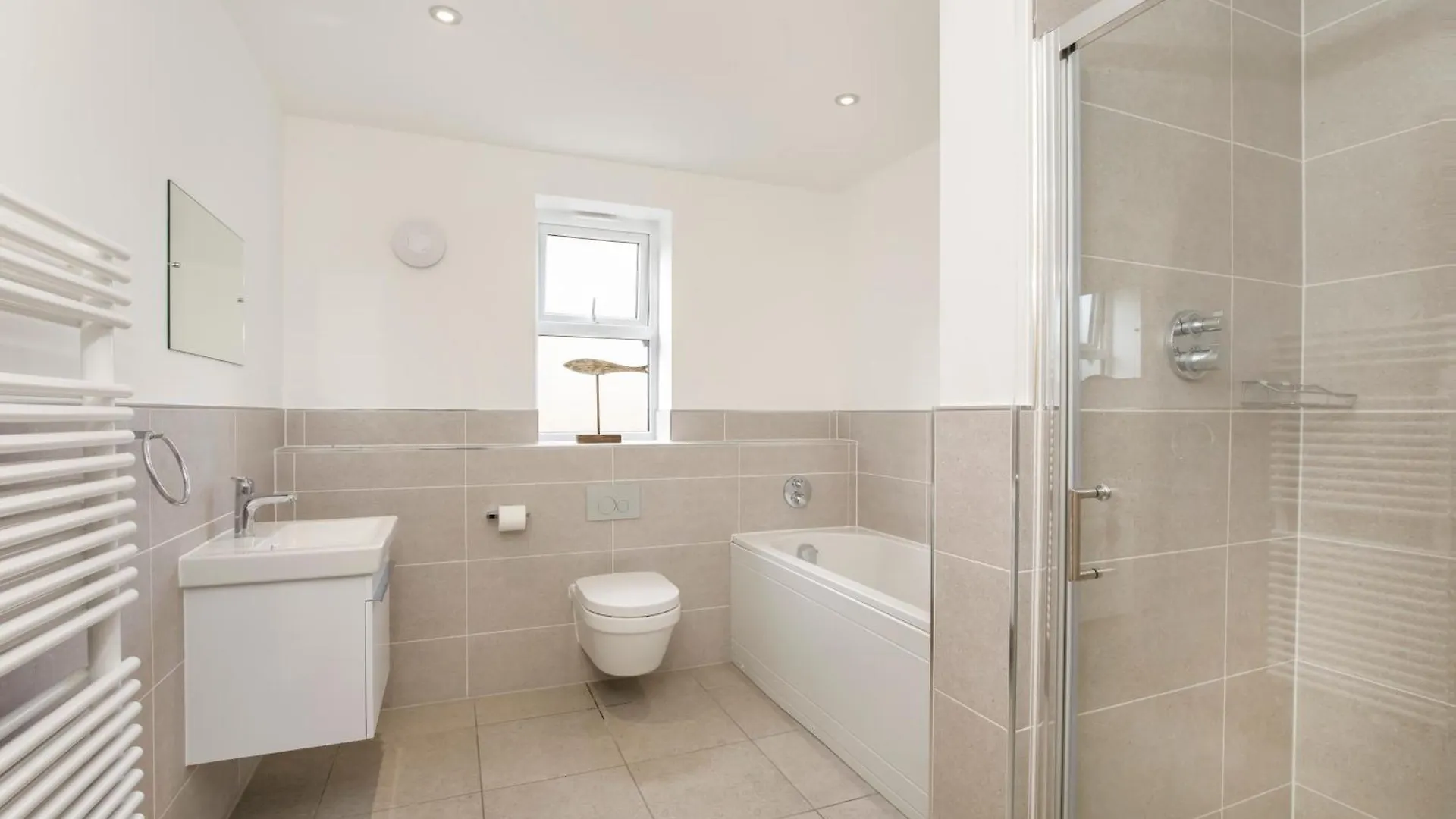 Mount Vale 4 Bedroom Luxury Home & Free Parking York 0*,  United Kingdom