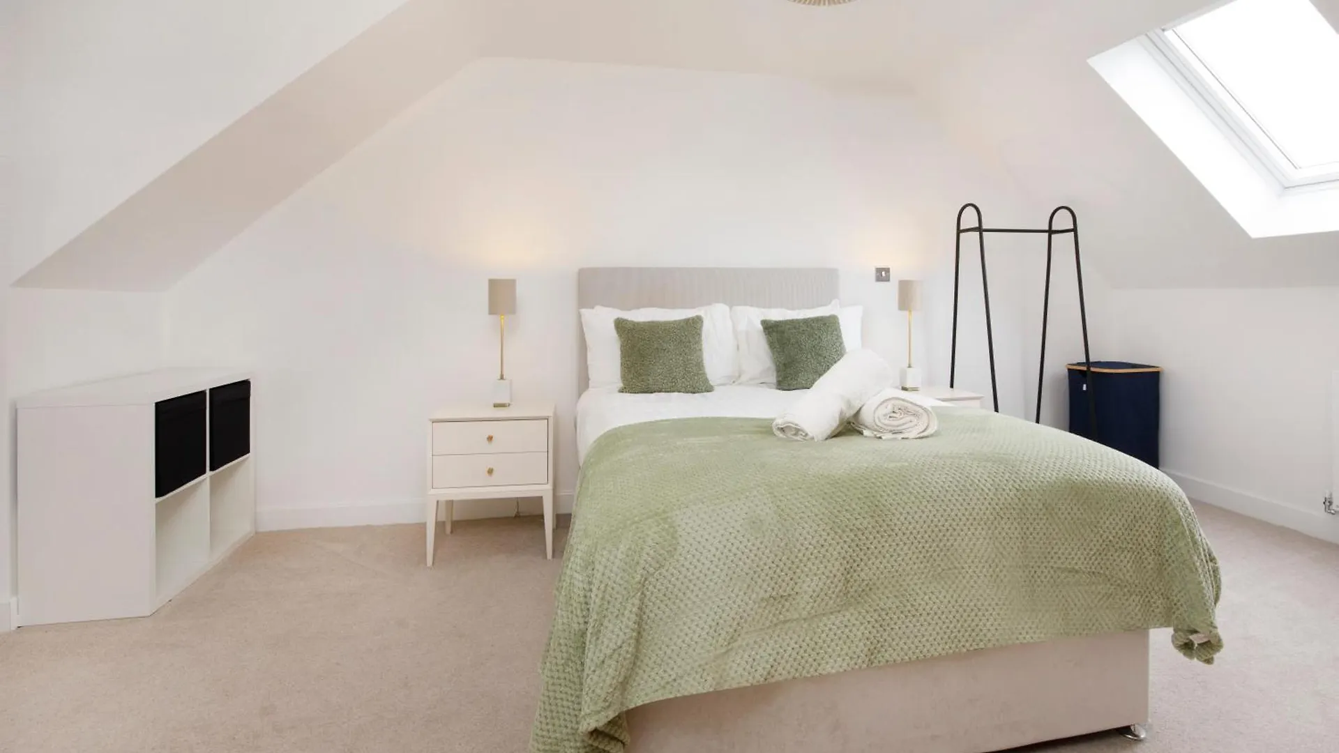 Mount Vale 4 Bedroom Luxury Home & Free Parking York