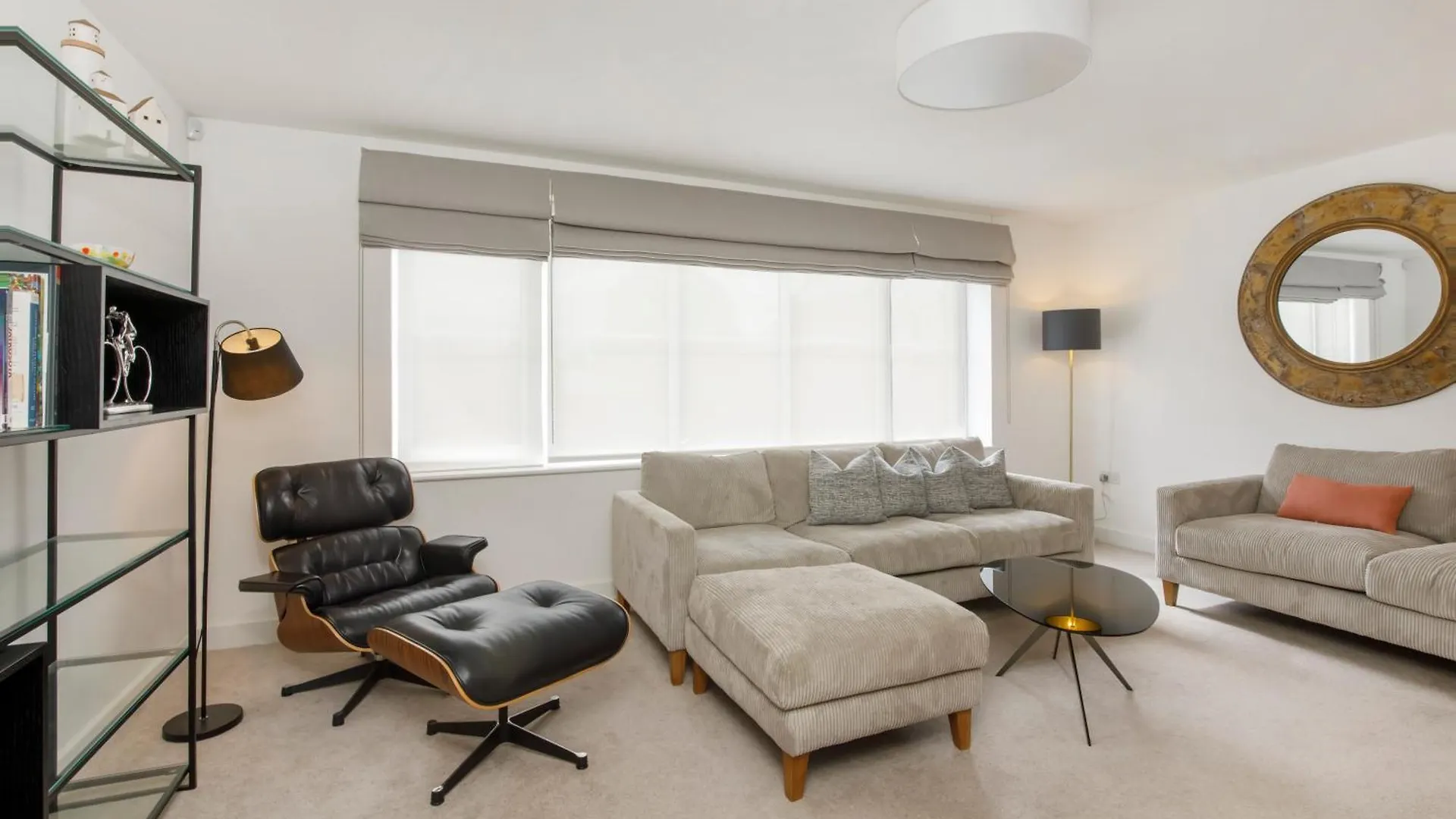 Mount Vale 4 Bedroom Luxury Home & Free Parking York Holiday home